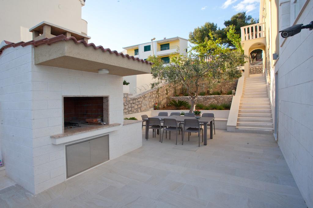 Apartments Villa Anamaria Трогир Екстериор снимка