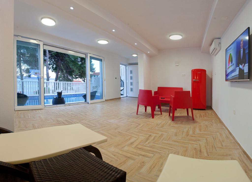 Apartments Villa Anamaria Трогир Екстериор снимка