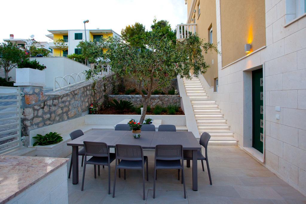 Apartments Villa Anamaria Трогир Екстериор снимка