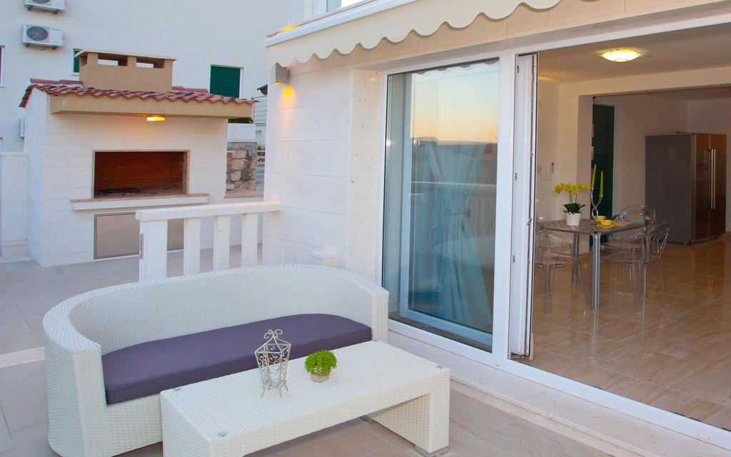 Apartments Villa Anamaria Трогир Екстериор снимка